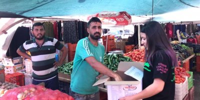 Lefkoşa iyilik gönüllüleri halka soğuk su dağıttı