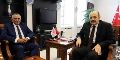 Çavuşoğlu, YÖK Başkanı Saraç ile görüştü