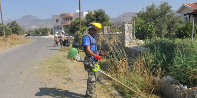 Temizlik ekipleri köylerde