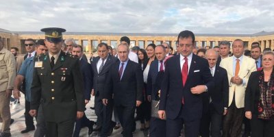 Anıtkabir’i ziyaret