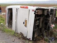 İran'da yolcu otobüsü devrildi: 13 ölü