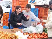 Yağmur da Pazarın bereketini engelleyemedi