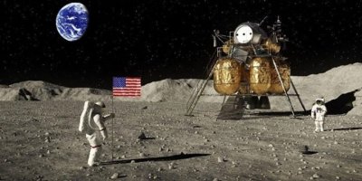 Ay'a ayak basılan anın görüntüleri 1,8 milyon dolara satıldı