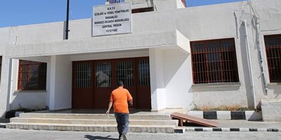 Açlık grevi devam ediyor