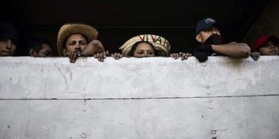 Meksika'da kamyon kasasında 150 göçmen bulundu