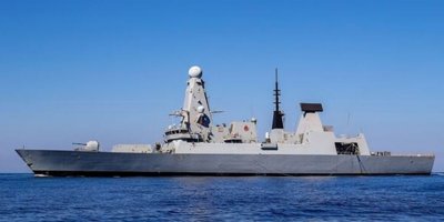 İngiltere'nin yeni savaş gemisi Hürmüz Körfezi'ne ulaştı