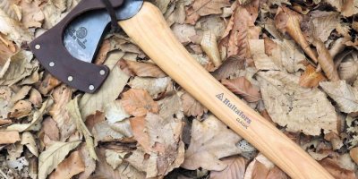 Cinnet getiren çocuk ailesini balta ile öldürdü