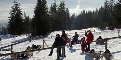 Yıldırım isabet eden 2'si çocuk 5 kişi öldü