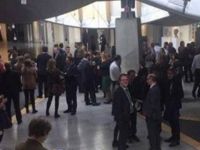 İskoç Parlamentosu’nda şüpheli paket alarmı