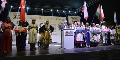 “Baf’ın bağlarını da, Girne’nin dağlarını da seviyoruz”