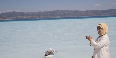 Emine Erdoğan Salda Gölü'nde: Halkımızın mutmain olmasını tavsiye ediyorum