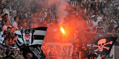 Beşiktaş’tan Galatasaray’a ‘üçlü’ göndermesi