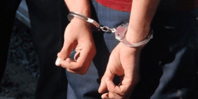 Müşterinin unuttuğu para cüzdanını çalan kişi tutuklandı