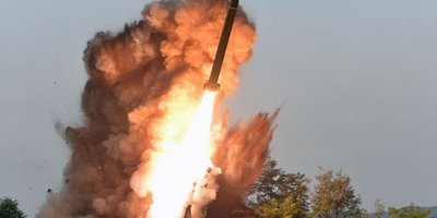 Kuzey Kore dünkü füzeleri "süper büyük" çoklu sistemle fırlattı