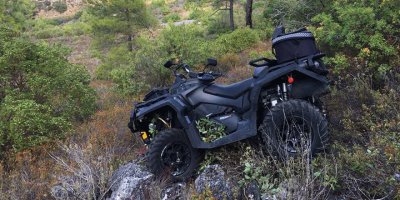 30 metrelik uçuruma düştü