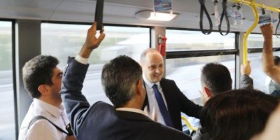 Metrobüste müdür var!