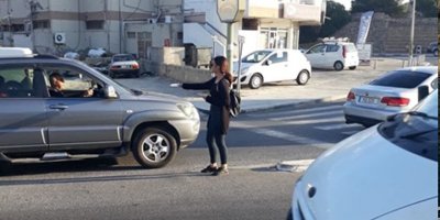 Ücretsiz eğitim hakkına dikkat çeken bildiri dağıttılar