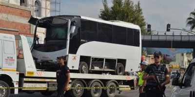 Adana'da polis otobüsüne saldıranların kimlikleri belli oldu