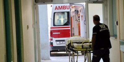 Futbol oynarken fenalaşıp hayatını kaybetti