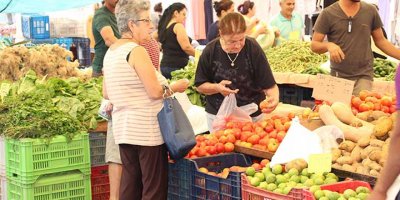 Pazar esnafının yüzü güldü