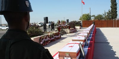 Katliam çukurundaki 21 şehit daha Muratağa-Sandallar şehitliği’ne defnedildi