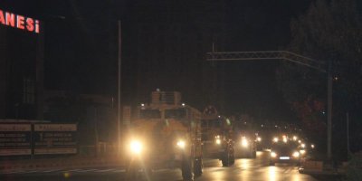 Suriye sınırına askeri sevkiyat sürüyor