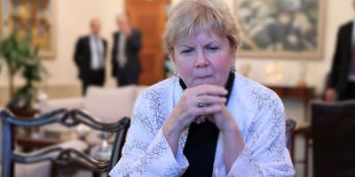 Lute’un bu ay içinde yeniden adaya gelmesi bekleniyor