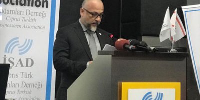 “Cumhurbaşkanı Akıncı’nın Kıbrıs Türk halkının görüşlerinden uzak düşüncelerinden dolayı özür dilemesi gerek”