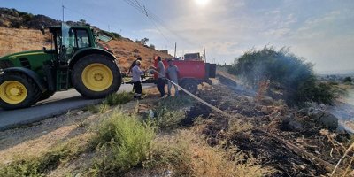 15 dönüm arazi kül oldu