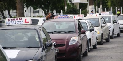 Şoför okullarından Bakanlık önünde eylem