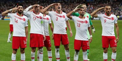 Fransa Türkiye maçı sonrası Fransa Spor Bakanı’nından şok talep!