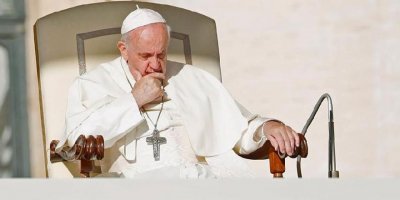 Papa Francis’ten Twitter’da güldüren hata!