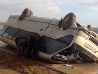 Mağusa Lefkoşa yolunda korkutan kaza, minübüs takla attı