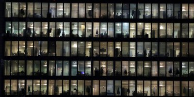 Bilim insanları bir modelle ofis çalışanlarının gelecekte neye benzeyeceğini ortaya koydu