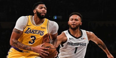 Anthony Davis 40 sayı attı, Lakers evinde galip