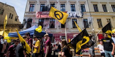 “Aşırı sağa karşı önlem paketi gerekli ama yeterli değil”