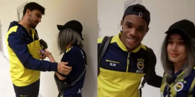 Fenerbahçeli futbolcuları görünce gözyaşlarını tutamadı!
