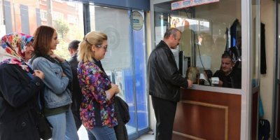 Bu kez Atatürk için sıraya girdiler