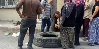 Çocukların yokuştan yuvarladığı kamyon lastiği öldürdü