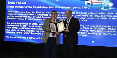 Tatar’a stratejik vizyon sahibi devlet adamı ödülü takdim edildi