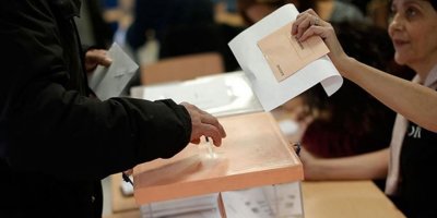 İspanya'daki seçimler ülkedeki siyasi belirsizliği derinleştirdi