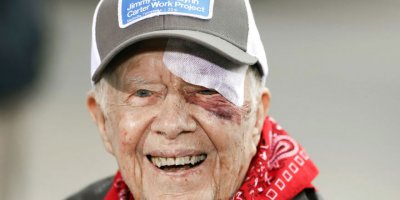 Eski ABD Başkanı Jimmy Carter hastaneye kaldırıldı