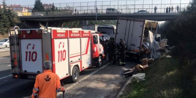 Kamyonla midibüs çarpıştı: 5 yaralı