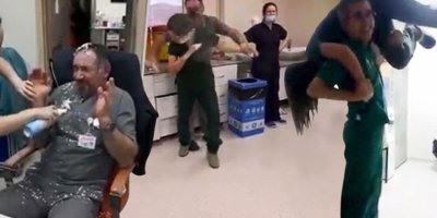 Yoğun bakımda köpüklü eğlence