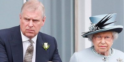 Prens Andrew kraliyet görevlerini bıraktı