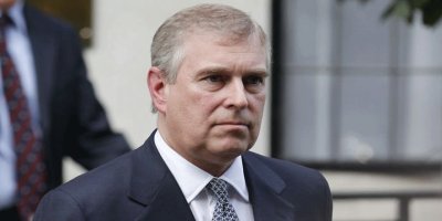 Cinsel istismarla suçlanıyor: Prens Andrew kamusal görevlerini bıraktı