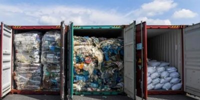 İngiltere Malezya'ya kaçak yolladığı 42 konteyner plastik atığı geri alacak