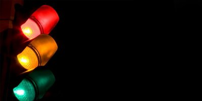 Trafik ışıklarına dikkat