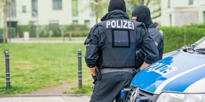 5 Alman polis memuruna disiplin soruşturması