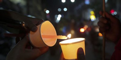 Hindistan'da toplu tecavüz skandalında halk sokaklara döküldü